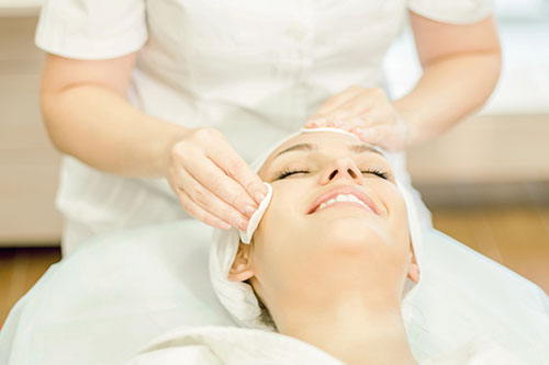 Advertise your Kelowna area Esthetician business to your local area customers.